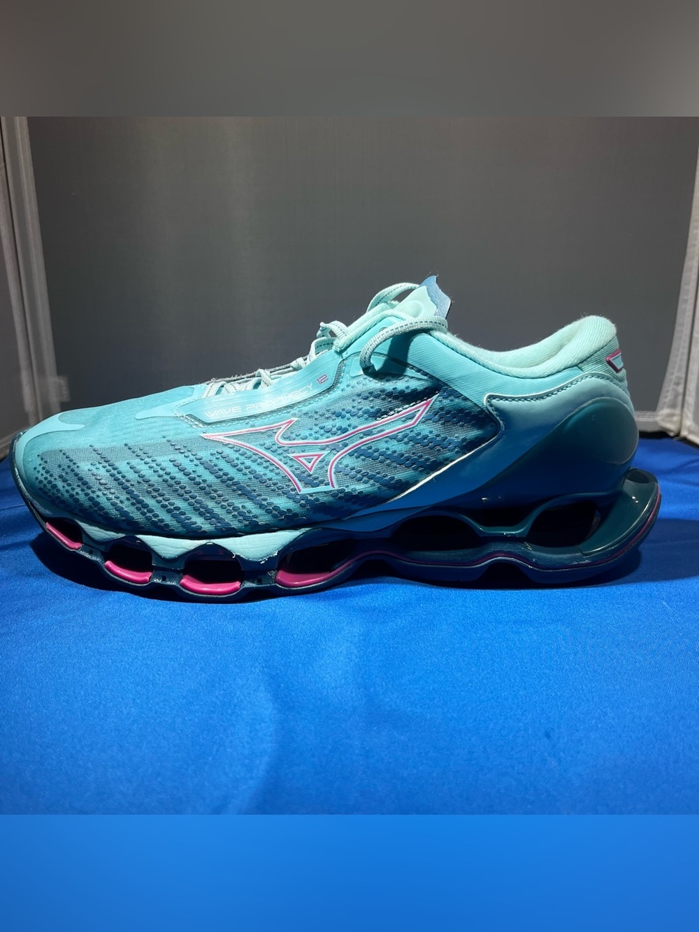 Mizuno women’s wave prophecy 12 sneaker running shoe trainer